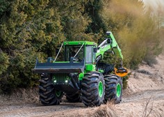 EQUUS 175N UN impegnato nel trascinamento del legname in ambiente forestale 