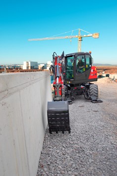 Escavatore Gommato B95W Yanmar 